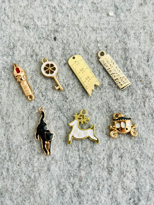 Metal charm set- 4