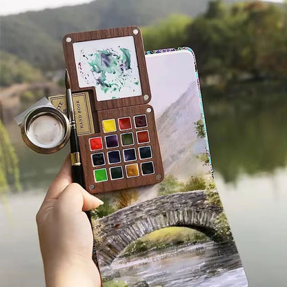 Portable watercolour palette. 15 colours