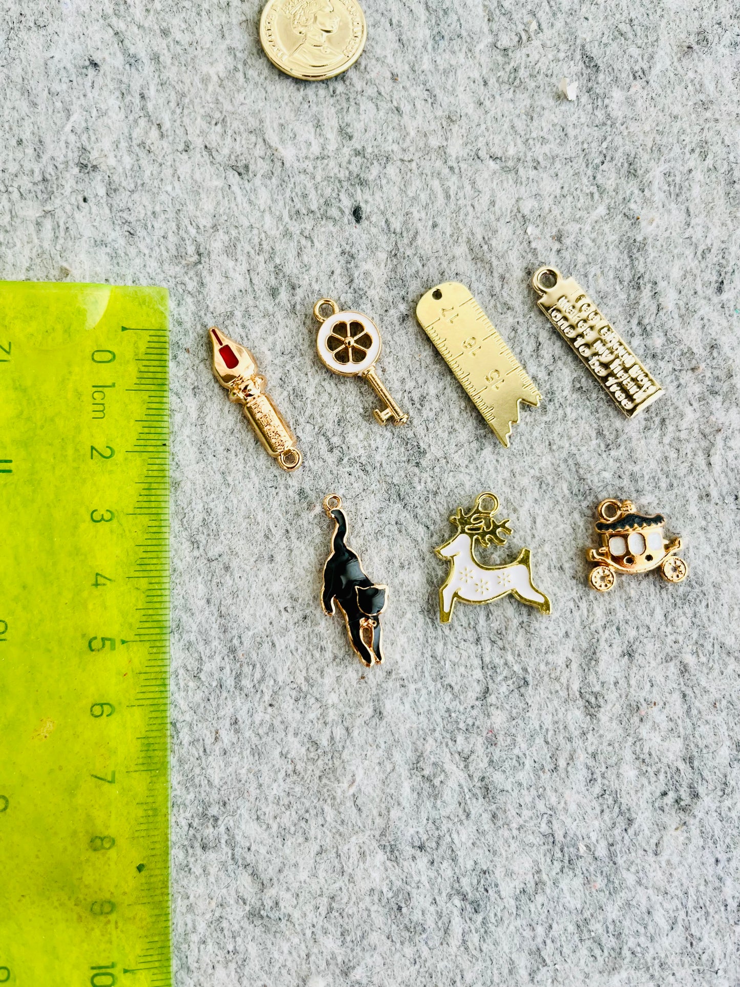 Metal charm set- 4