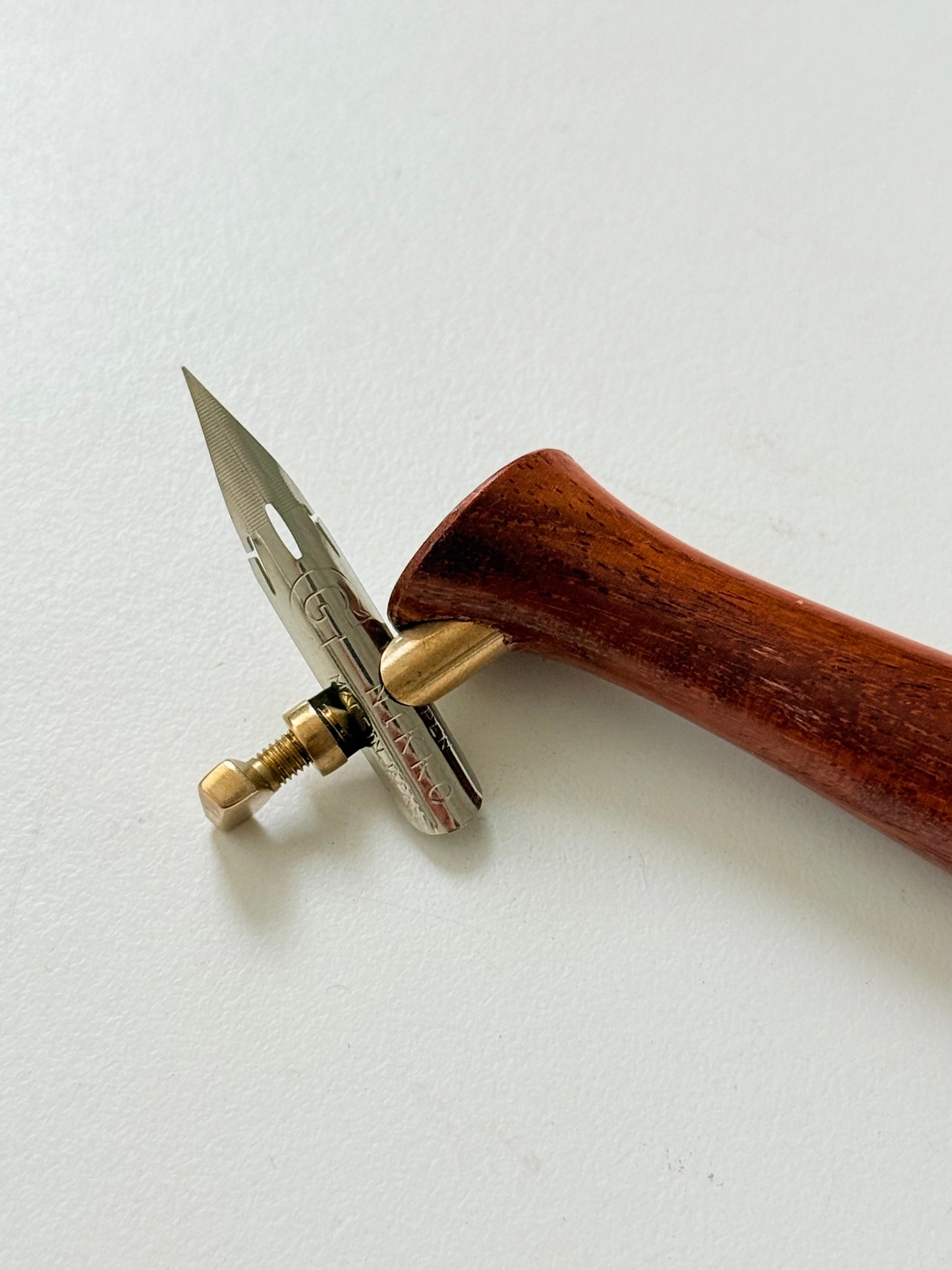 Calligraphy Universal  holder